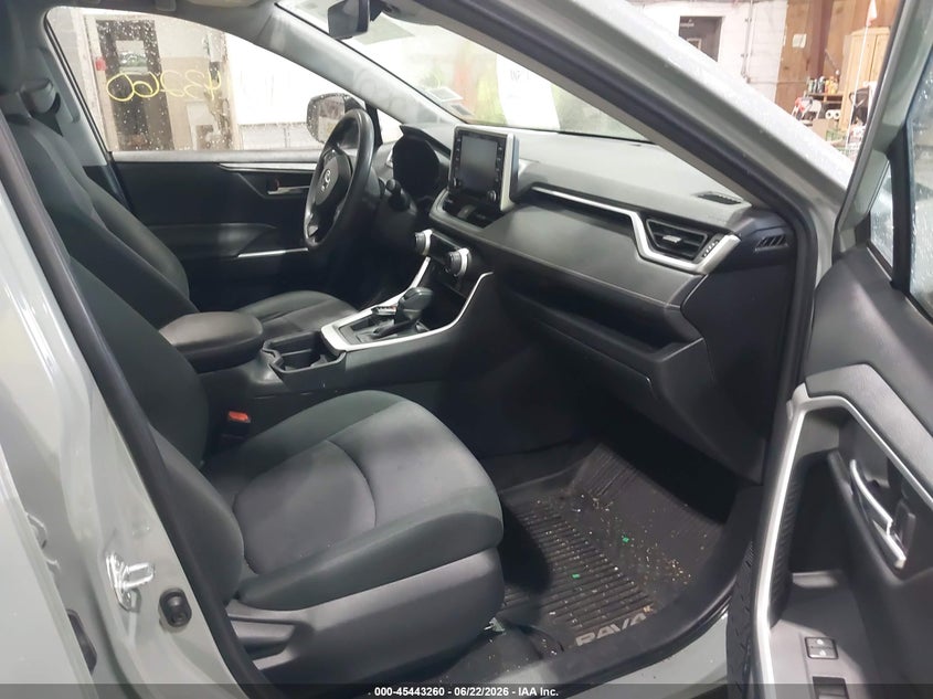 2019 TOYOTA RAV4 auction photo 5