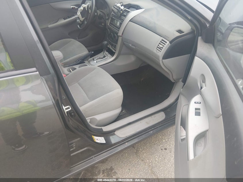 2012 TOYOTA COROLLA auction photo 5