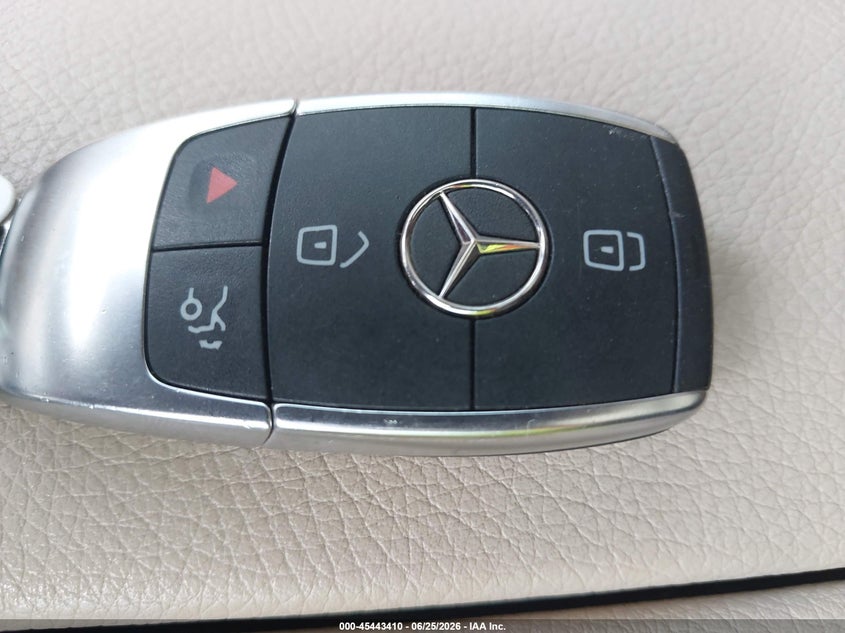 MERCEDES-BENZ GLC 300 - zdjęcie 11