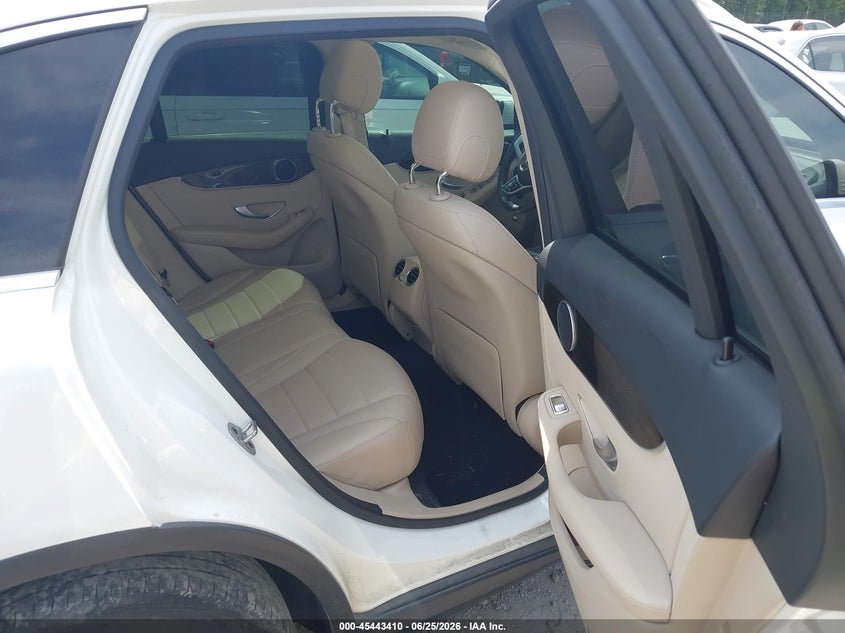 MERCEDES-BENZ GLC 300 - zdjęcie 8