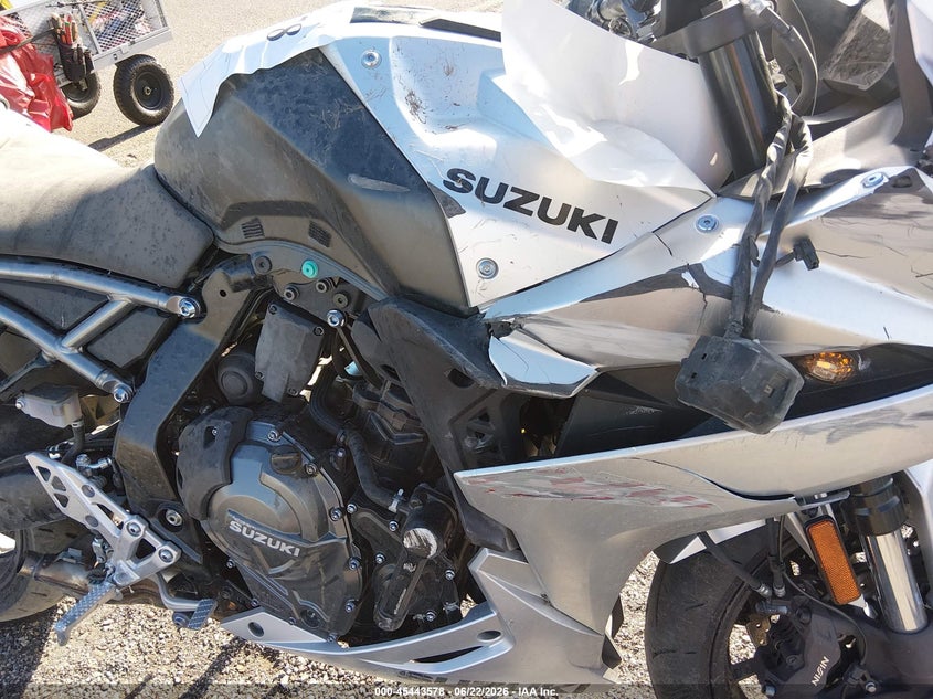 2024 Suzuki Gsx800 F VIN: JS1EM13B4R7101618 Lot: 45443578