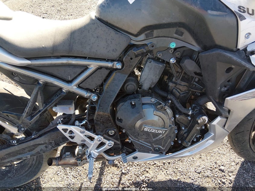 2024 Suzuki Gsx800 F VIN: JS1EM13B4R7101618 Lot: 45443578