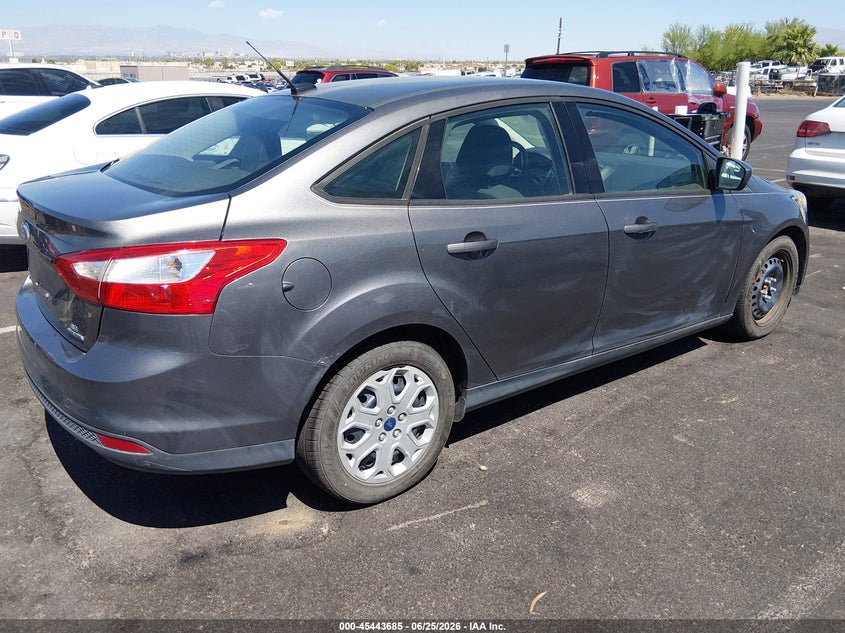 Vin: 1fahp3f2xcl427008, lot: 45941794, ford focus se 20124