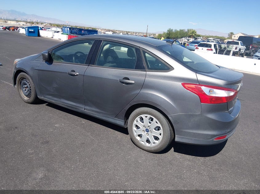 Vin: 1fahp3f2xcl427008, lot: 45941794, ford focus se 20123