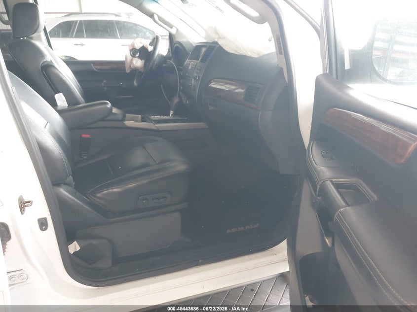 2014 NISSAN ARMADA auction photo 5