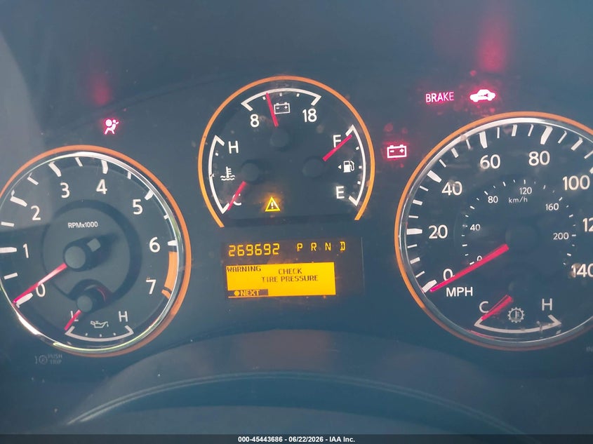 2014 NISSAN ARMADA auction photo 7