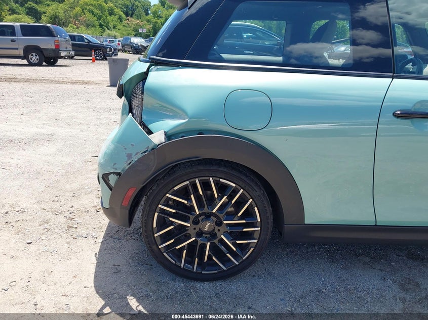 2025 Mini Hardtop Cooper S VIN: WMW23GD0XS2W35332 Lot: 45443691