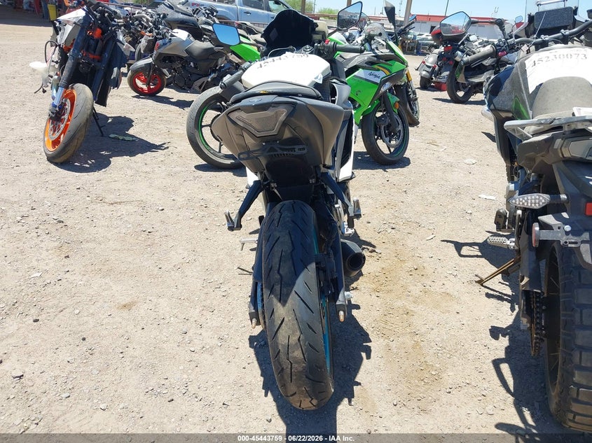 2024 Yamaha Yzfr3 A VIN: MH3RH18Y0RK014967 Lot: 45443759