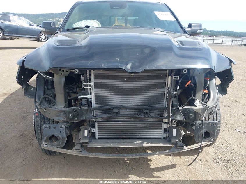 2025 RAM 1500 auction photo 6