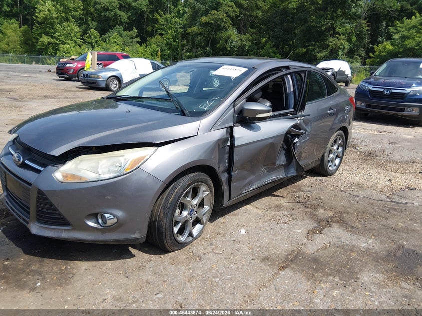 2014 Ford Focus, Левый бок, IAAI, VIN 1FADP3F24EL276300 — фото 2