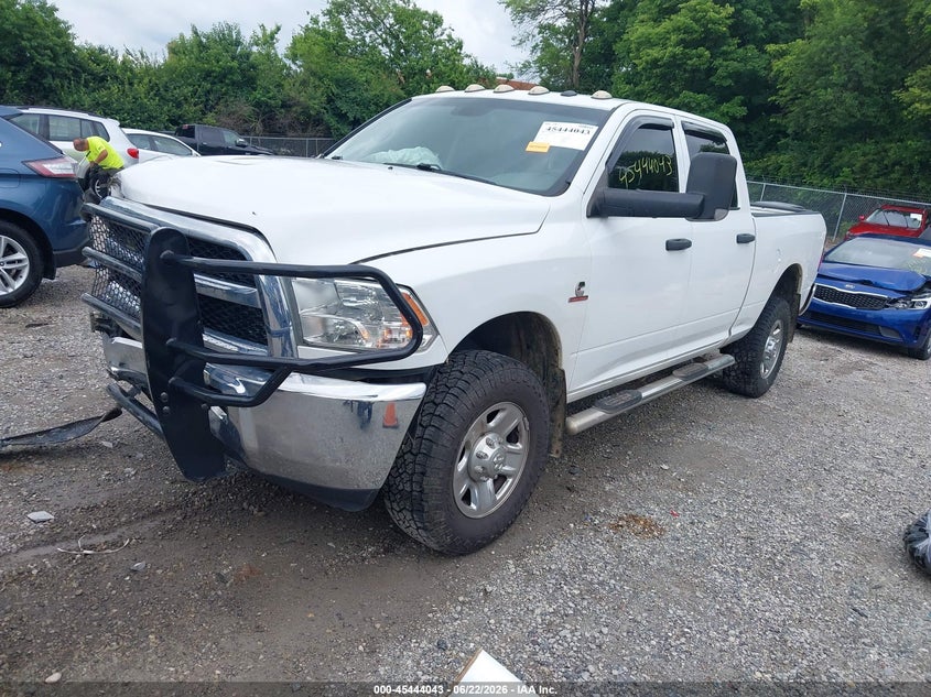 Vin: 3c6ur5cl4jg192201, lot: 45942152, ram 2500 tradesman  4x4 6'4 box 20182