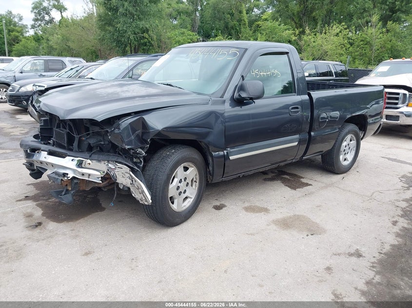 2005 CHEVROLET SILVERADO 1500 auction photo 2