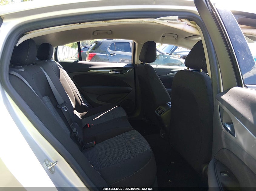 2018 Buick Regal Sportback Preferred VIN: W04GL6SX7J1061774 Lot: 45444225