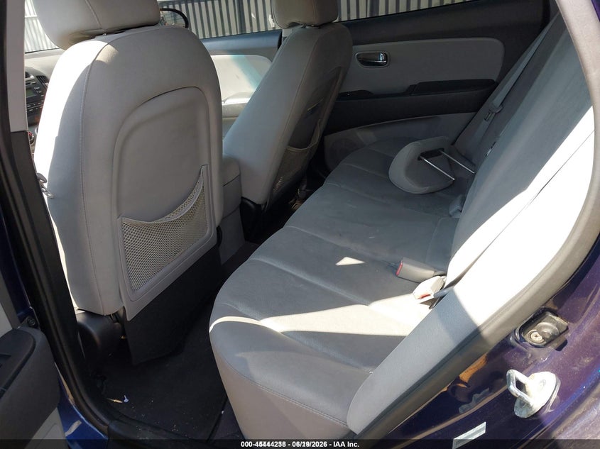 2010 HYUNDAI ELANTRA auction photo 8