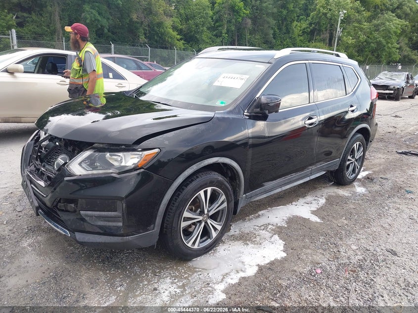 2019 NISSAN ROGUE auction photo 2