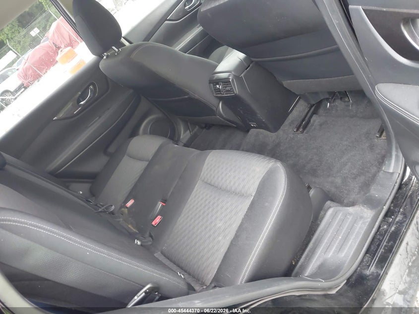 2019 NISSAN ROGUE auction photo 8
