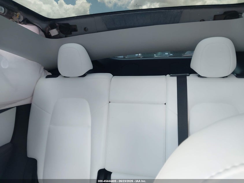 AtlanticExpress - Tesla Model Y