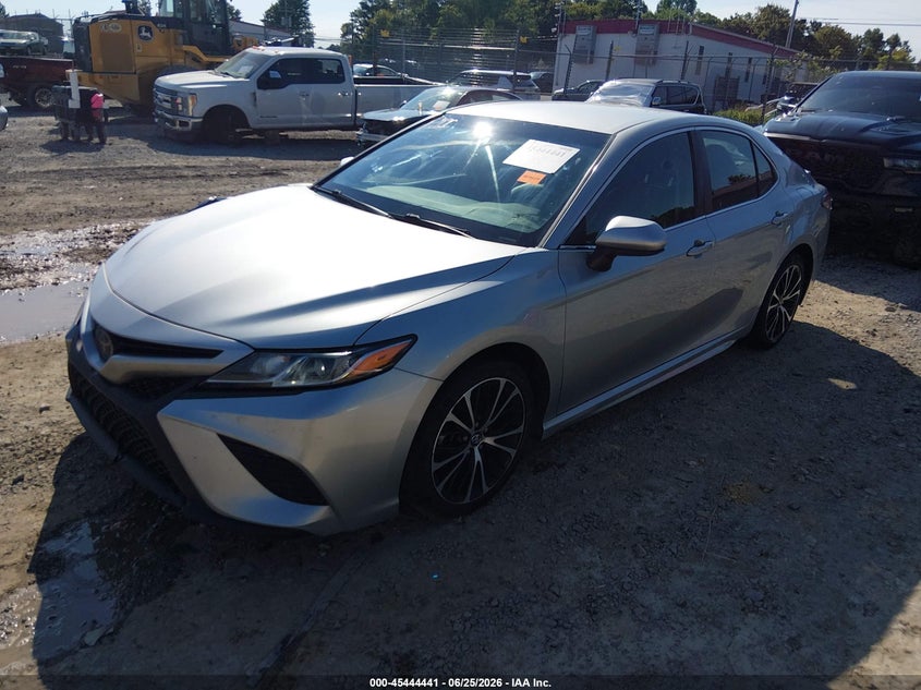 2018 TOYOTA CAMRY auction photo 2