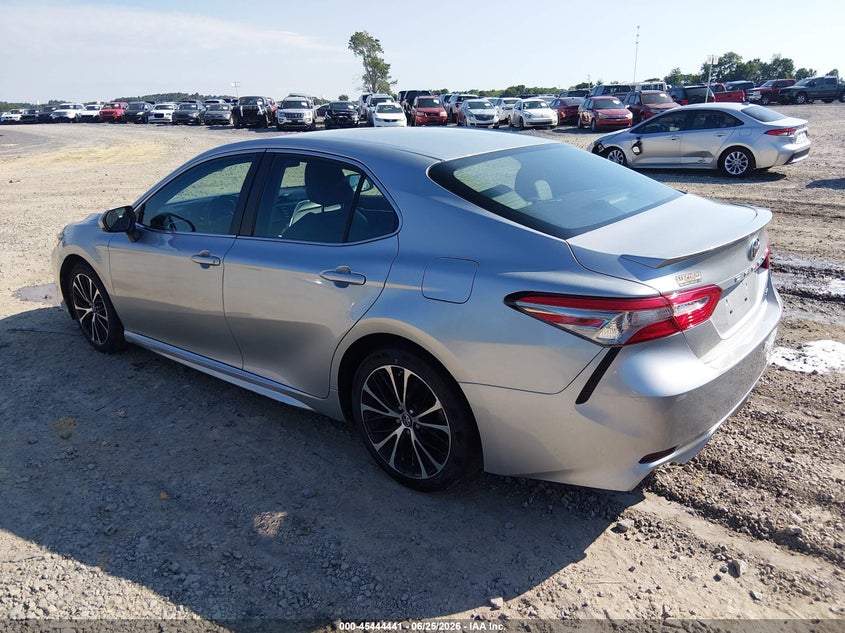 2018 TOYOTA CAMRY auction photo 3