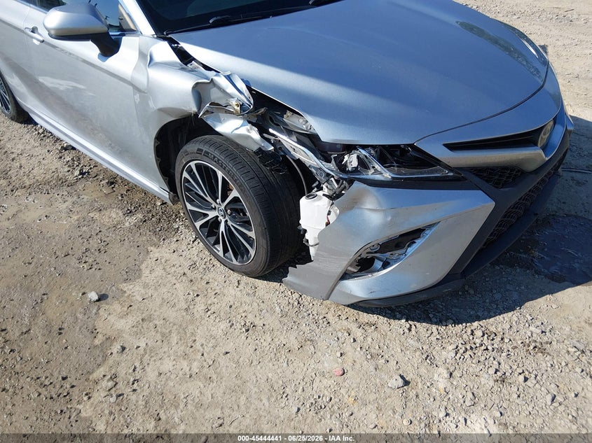 2018 TOYOTA CAMRY auction photo 6