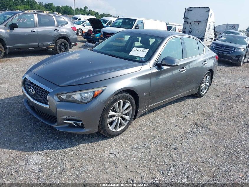 2015 Infiniti Q50, Right Front, IAAI, VIN JN1BV7AR7FM407818 — photo 2