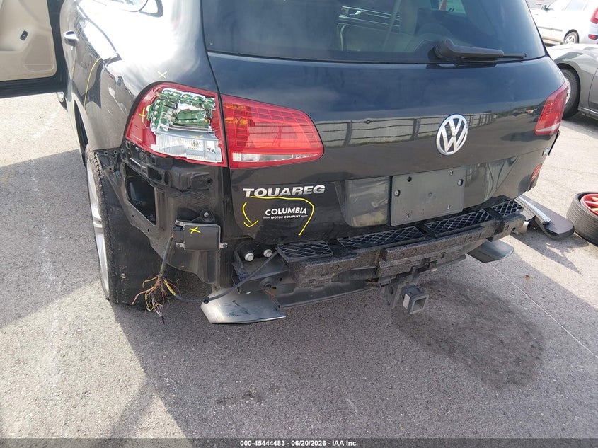 2016 Volkswagen Touareg Vr6 Executive VIN: WVGEF9BP5GD011576 Lot: 45444483