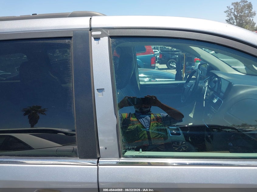 AtlanticExpress - Chrysler Town & Country