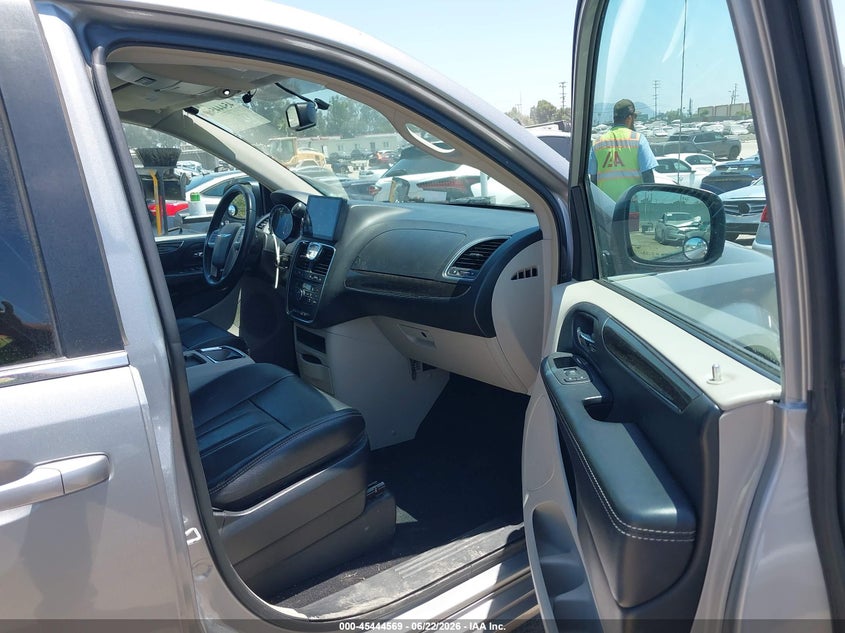 AtlanticExpress - Chrysler Town & Country