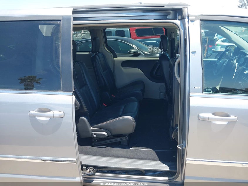 AtlanticExpress - Chrysler Town & Country