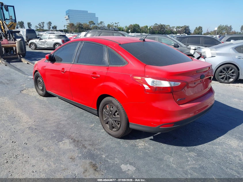 Vin: 1fahp3f28cl279070, lot: 45942786, ford focus se 20123