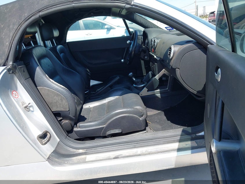2001 AUDI TT auction photo 5