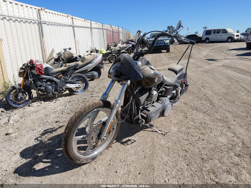 2015 HARLEY-DAVIDSON WIDE GLIDE MOTO 2