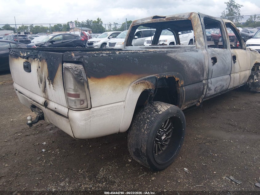 2003 CHEVROLET SILVERADO 2500HD auction photo 4