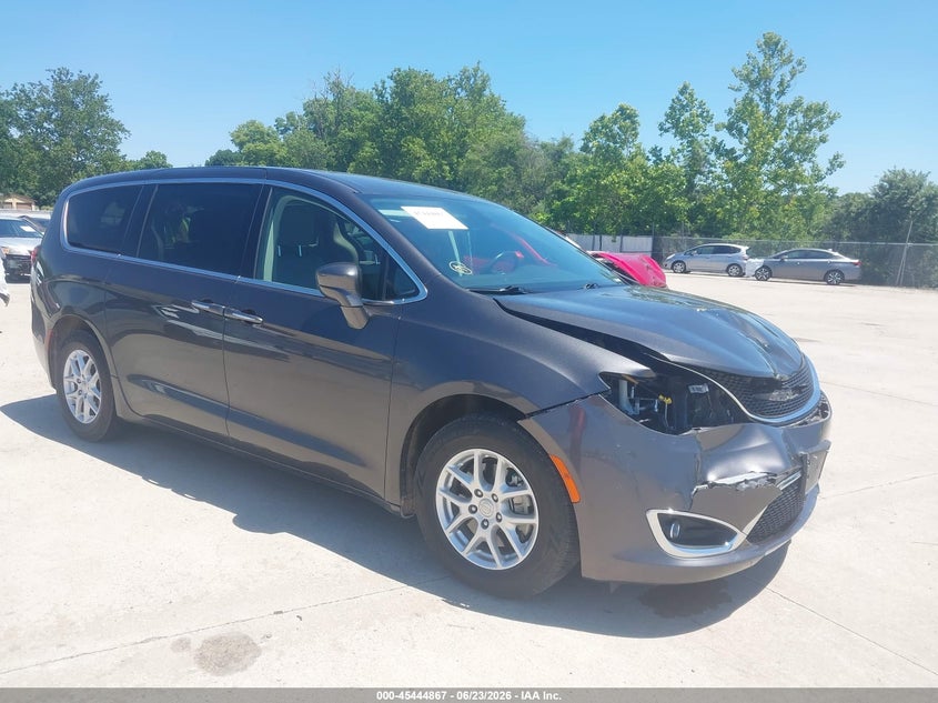 Vin: 2c4rc1fg1lr248311, lot: 45942976, chrysler pacifica touring 2020 img_1