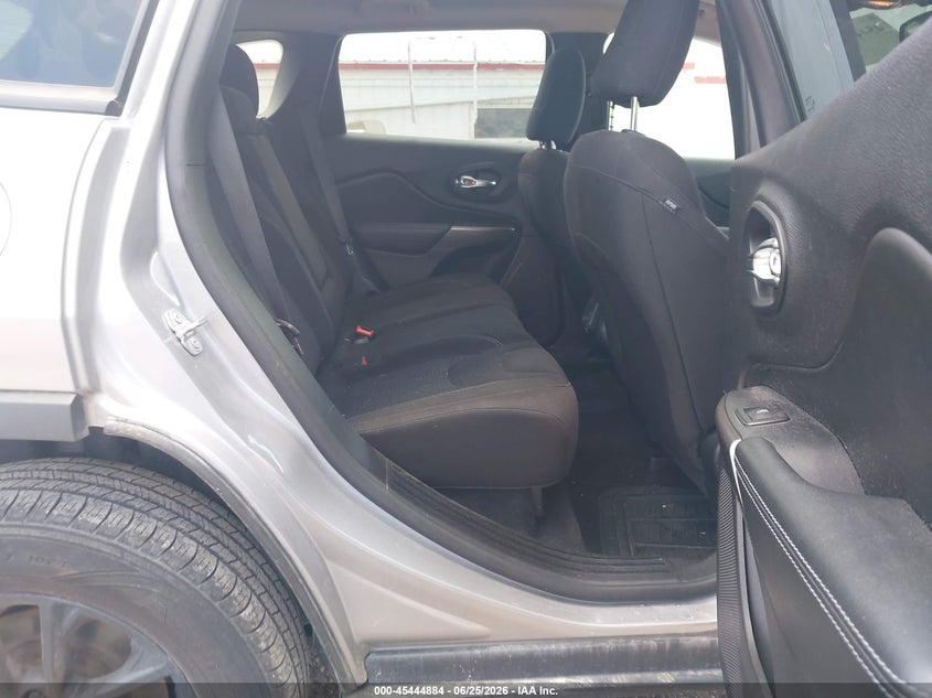 2021 JEEP CHEROKEE auction photo 8