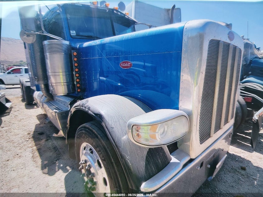 2012 PETERBILT 389