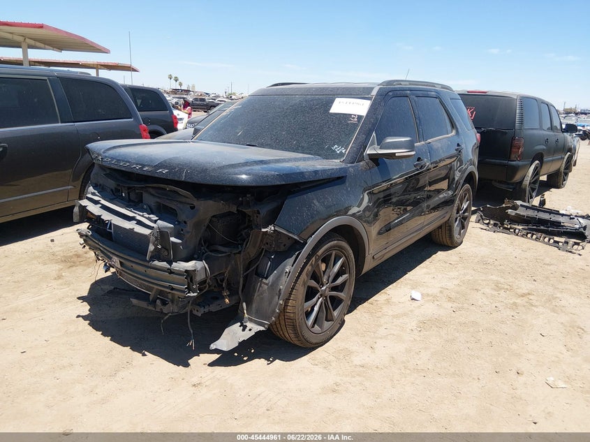 Vin: 1fm5k7d81jgc28263, lot: 45943070, ford explorer xlt 20182