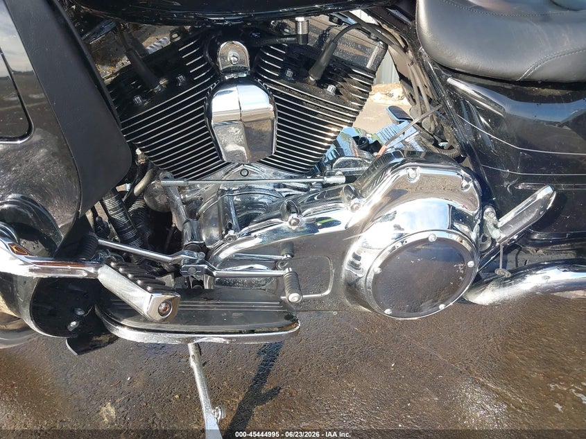 2016 Harley-Davidson Fltrxs Road Glide Special VIN: 1HD1KTM10GB647241 Lot: 45444995