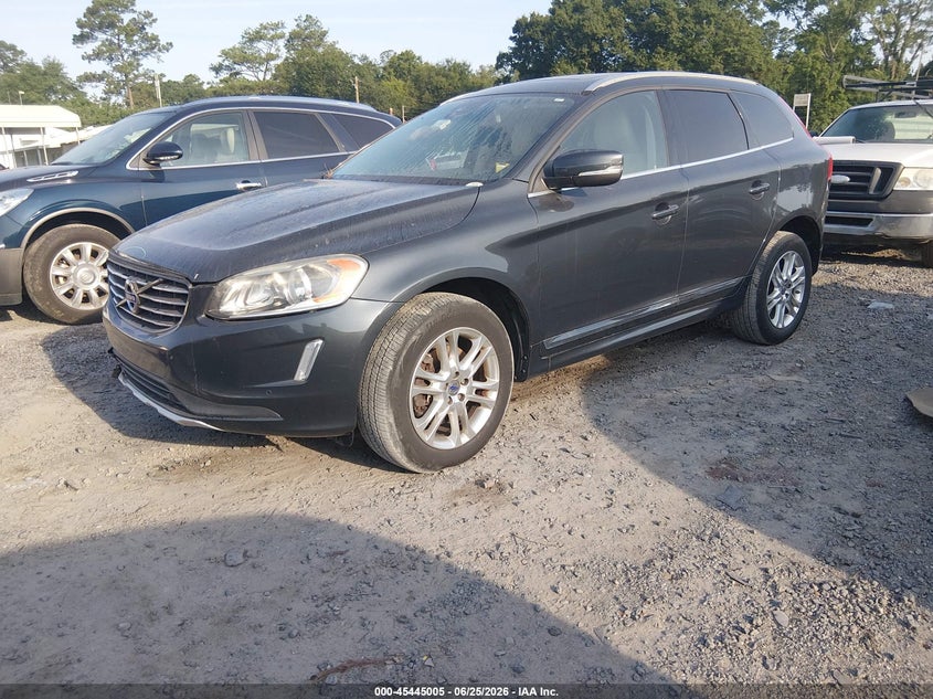 2015 Volvo XC60, Right Front, IAAI, VIN YV4940RC3F2583876 — photo 2