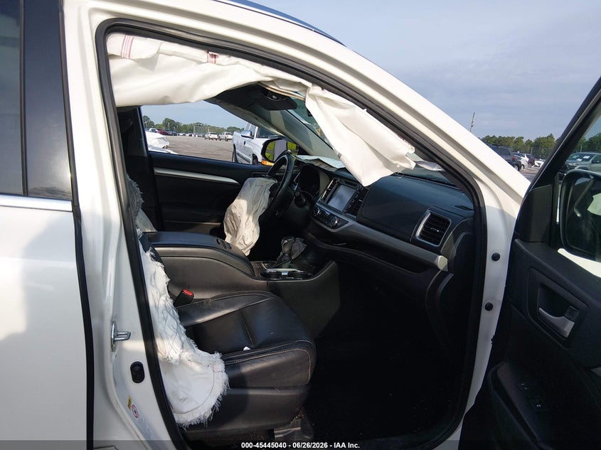 2015 TOYOTA HIGHLANDER auction photo 5