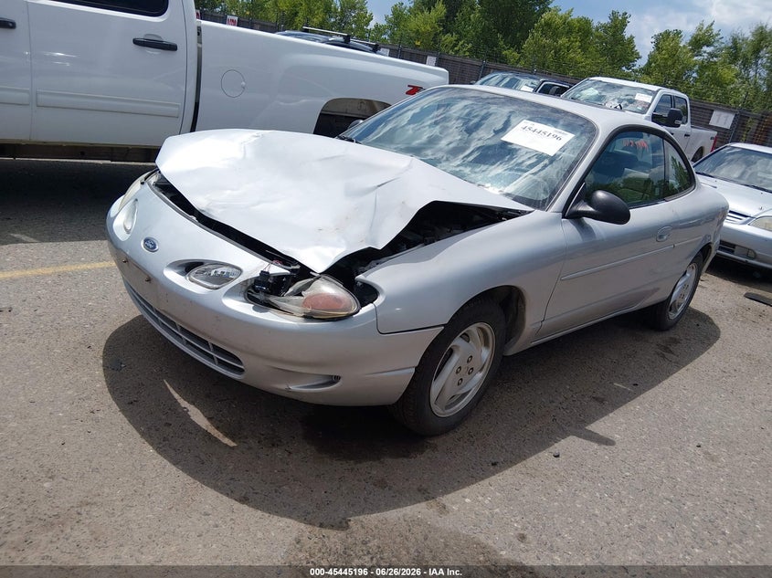 2000 Ford Escort, Normal Wear & Tear, IAAI, VIN 3FAKP1134YR222187 — photo 2