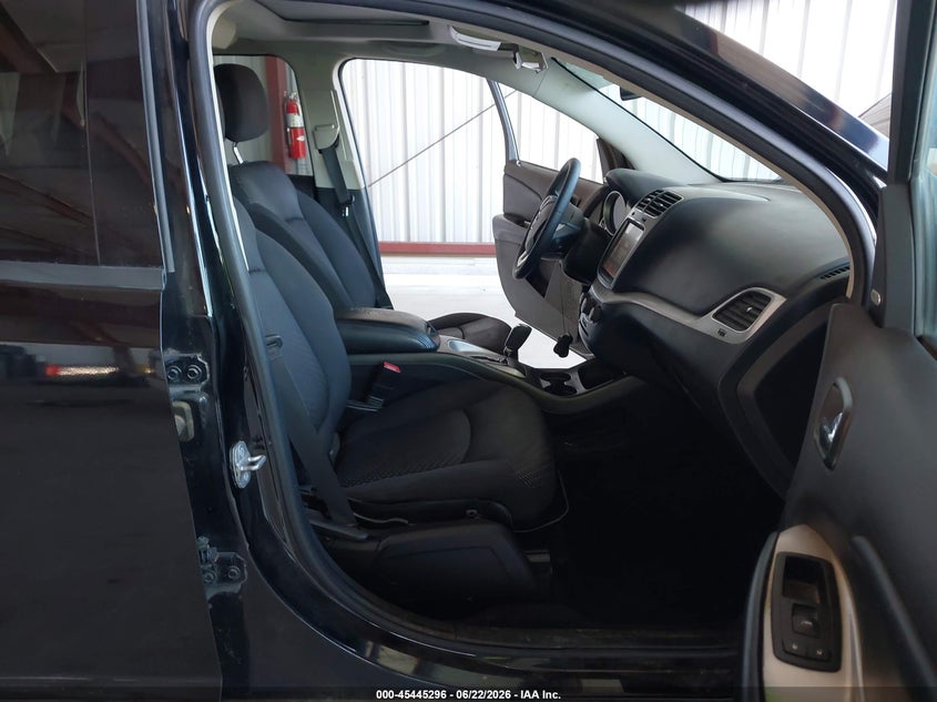 2014 DODGE JOURNEY auction photo 5