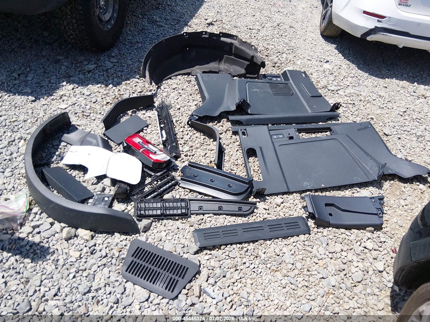 2025 Ford Bronco Outer Banks VIN: 1FMEE8BP3SLB27399 Lot: 45445324