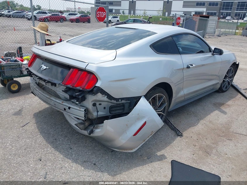 FORD MUSTANG - zdjęcie 4