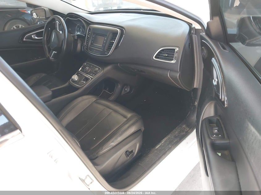 2015 CHRYSLER 200 auction photo 5