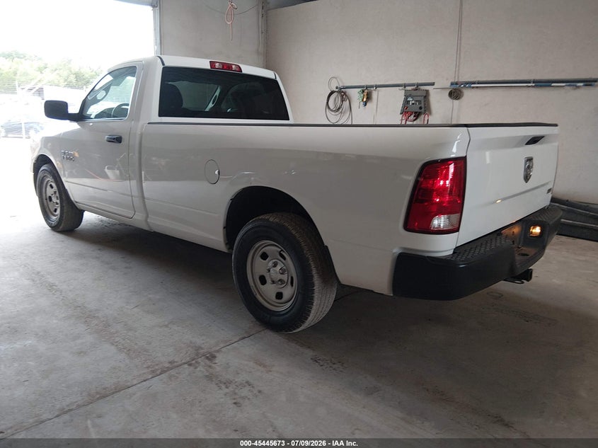 Vin: 3c6jr6dg2jg318131, lot: 45943782, ram 1500 tradesman  4x2 8' box 20183