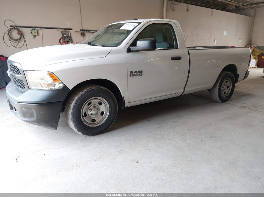 Vin: 3c6jr6dg2jg318131, lot: 45943782, ram 1500 tradesman  4x2 8' box 20182