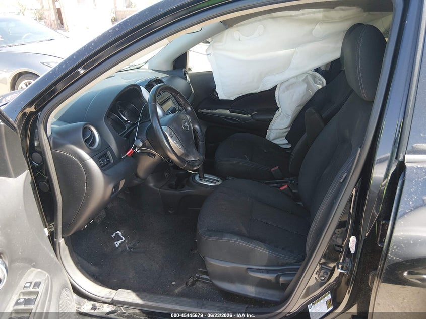 2018 NISSAN VERSA auction photo 5