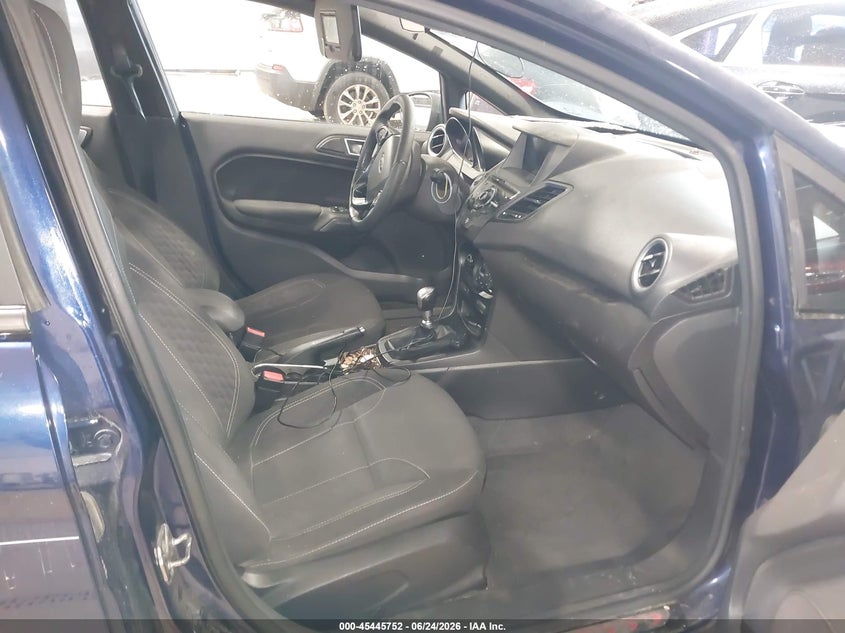 2016 FORD FIESTA auction photo 5