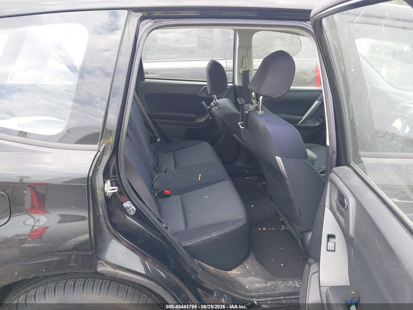2015 SUBARU FORESTER auction photo 8